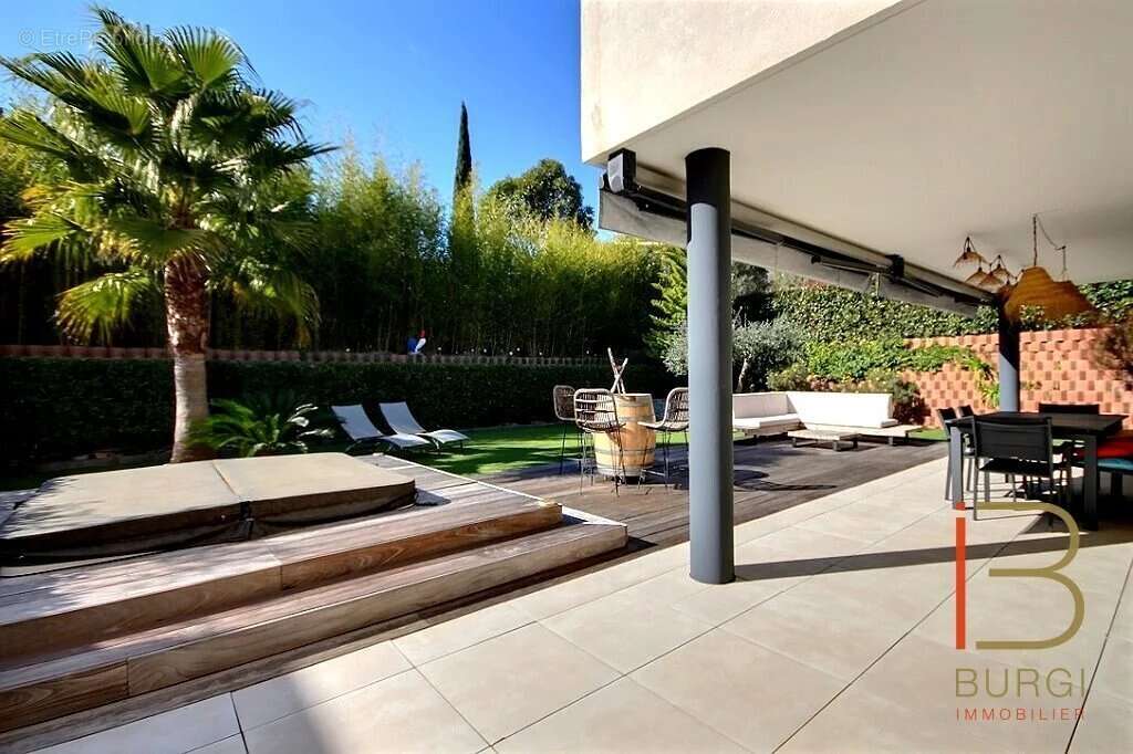 Appartement à SAINT-RAPHAEL