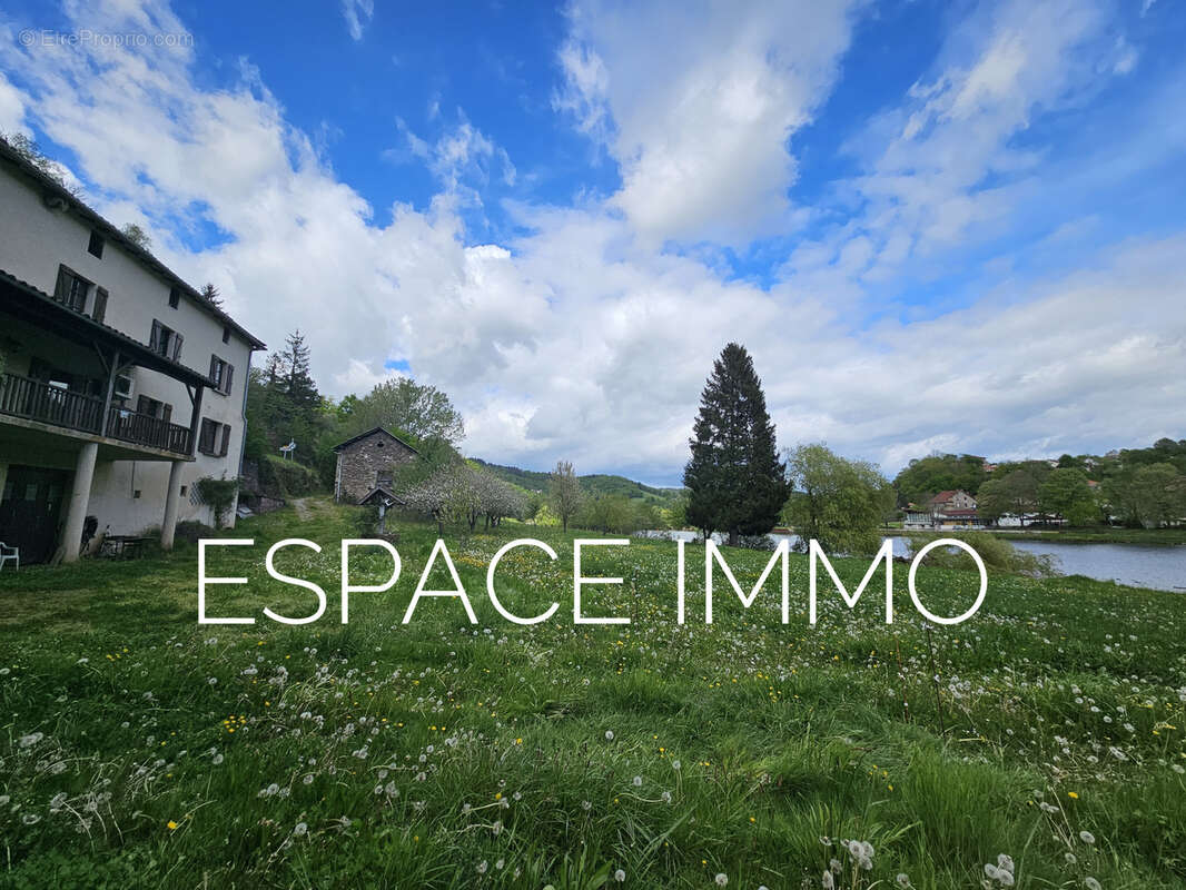 Maison à LIVINHAC-LE-HAUT