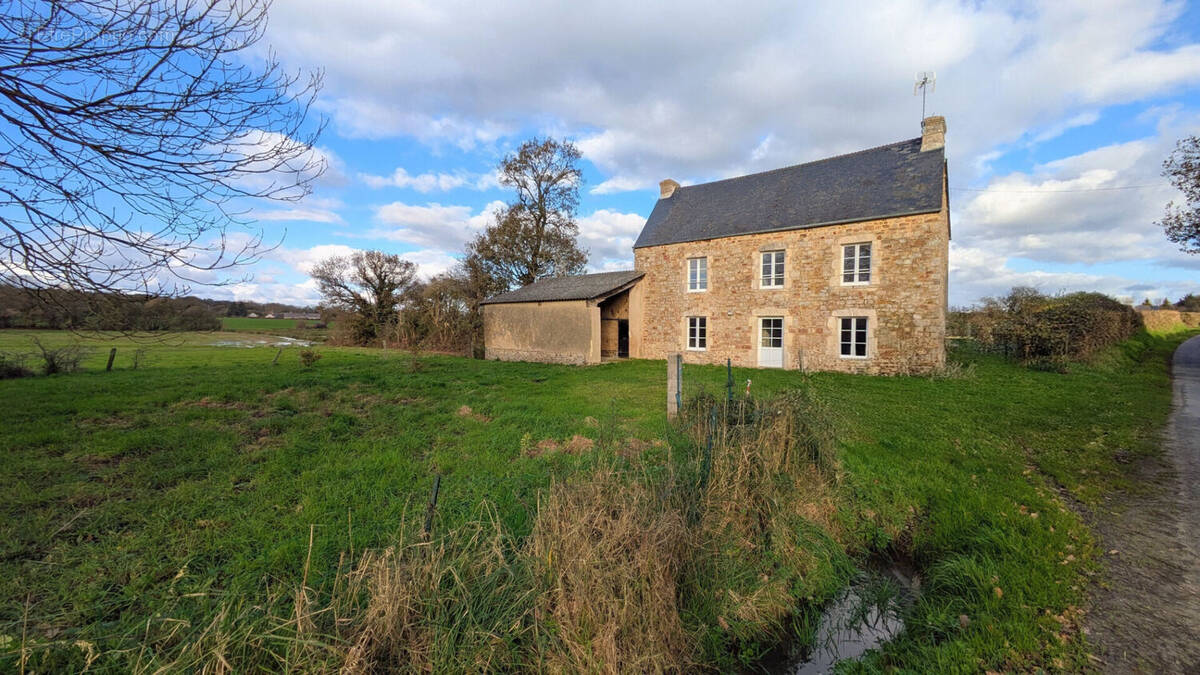Maison à SAINT-SAUVEUR-LE-VICOMTE