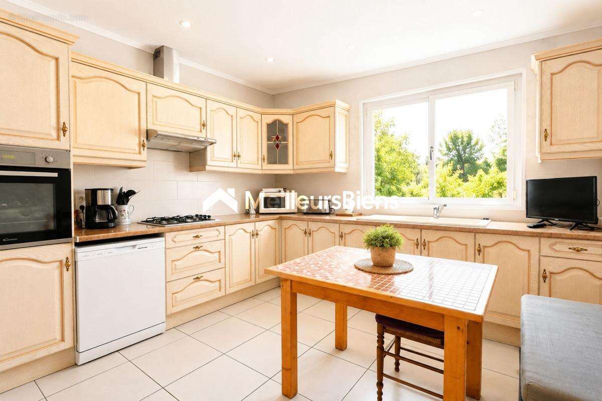 Maison familiale 101 m² avec 3 chambres et jardin arboré de 688 m² – Cholet - photo 3