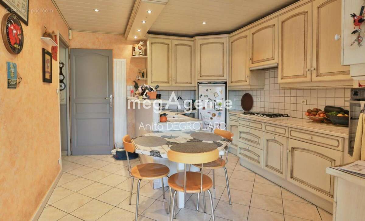 Maison de ville proche centre ville la roche sur yon - photo 2