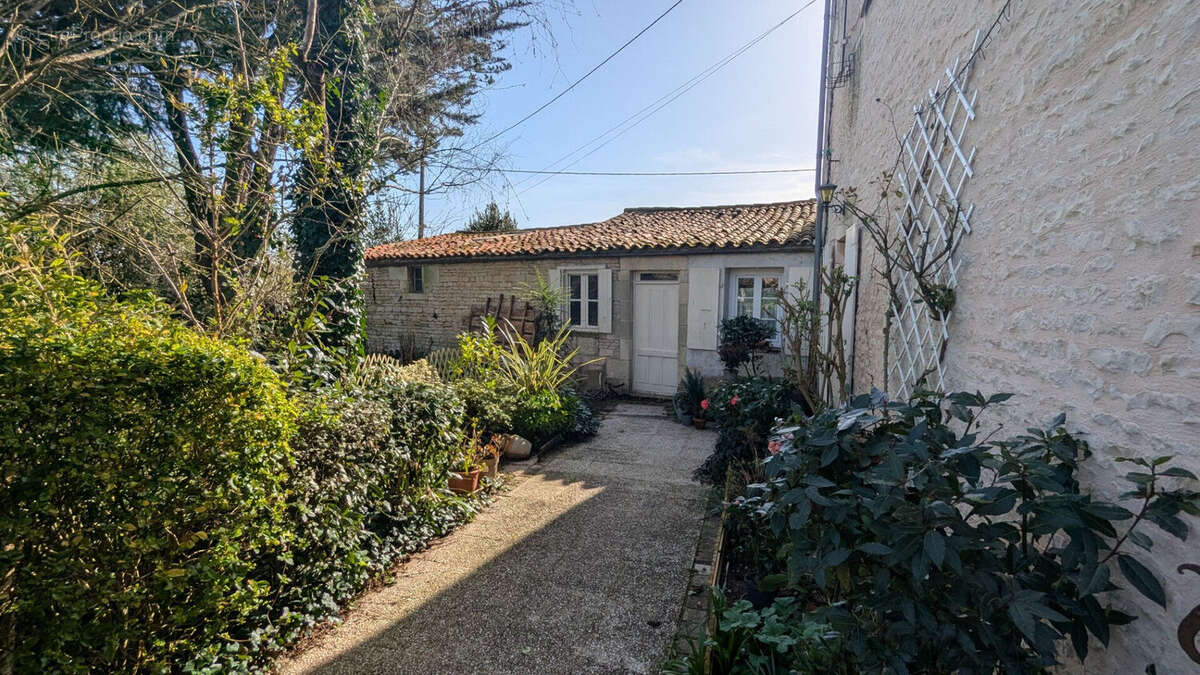 Photo 2 - Maison à SAINT-GEORGES-DE-REX