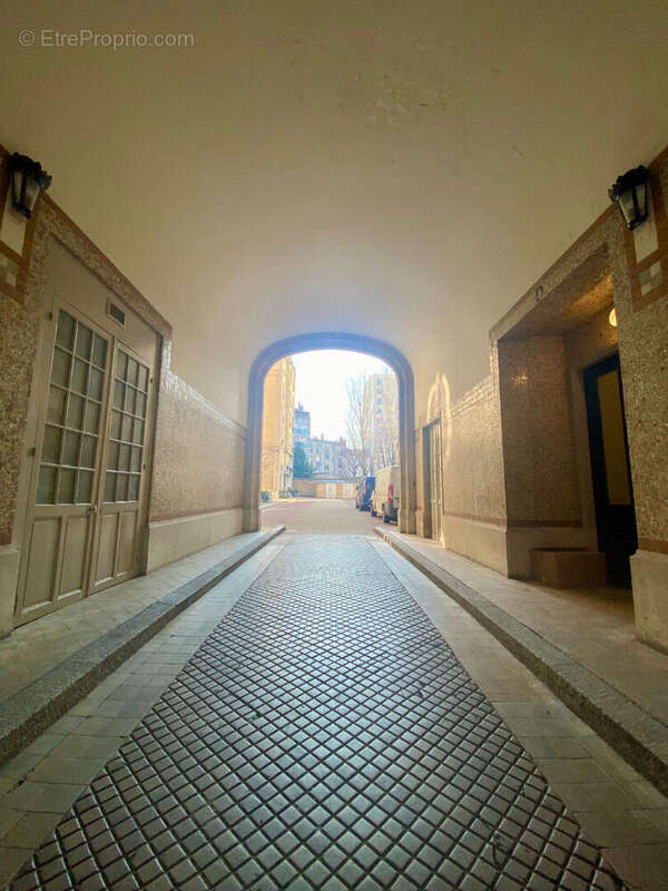 Appartement à PARIS-14E