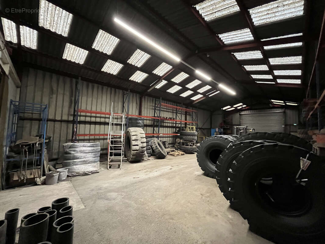 Bâtiment de 780.00 m2 sur une parcelle de 2926 m2 - photo 6