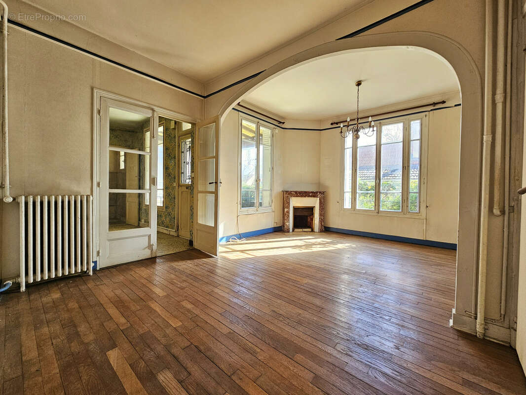 Maison à VILLECRESNES