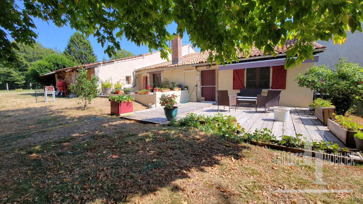 Maison à CONNEZAC