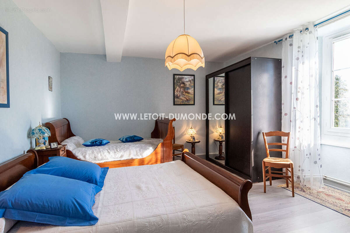 Maison à SAINT-ASTIER