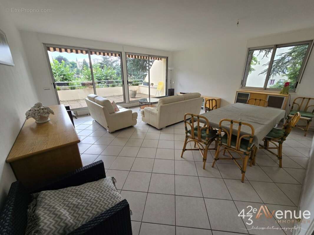 Appartement à SAINT-ETIENNE