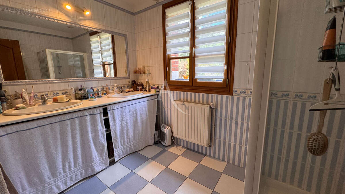 Maison à LA FERTE-IMBAULT