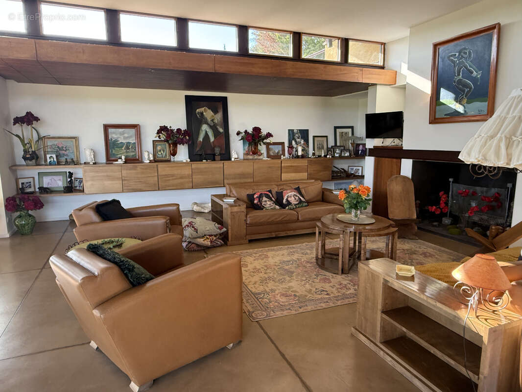 Maison à COUFFOULENS