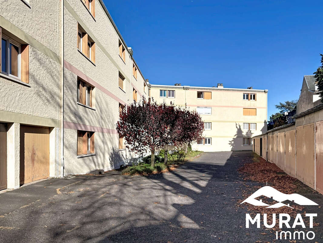 COTE COUR - Appartement à CHAMALIERES