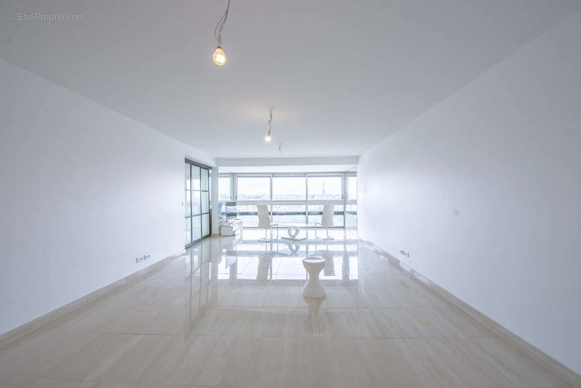 Appartement à COURBEVOIE