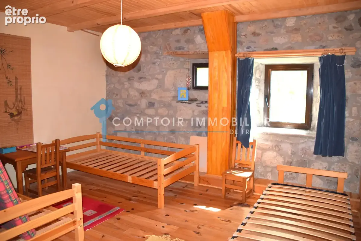 Dépt. 07 - A VENDRE à USCLADES-ET-RIEUTORD - Grande Ferme rénovée de 250 m2 environ - Parcelles 3.466 m2 - photo 22