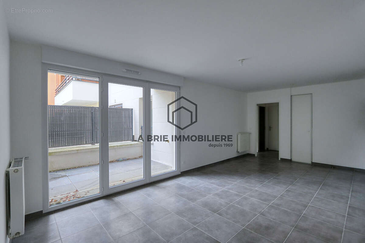 Appartement à EMERAINVILLE
