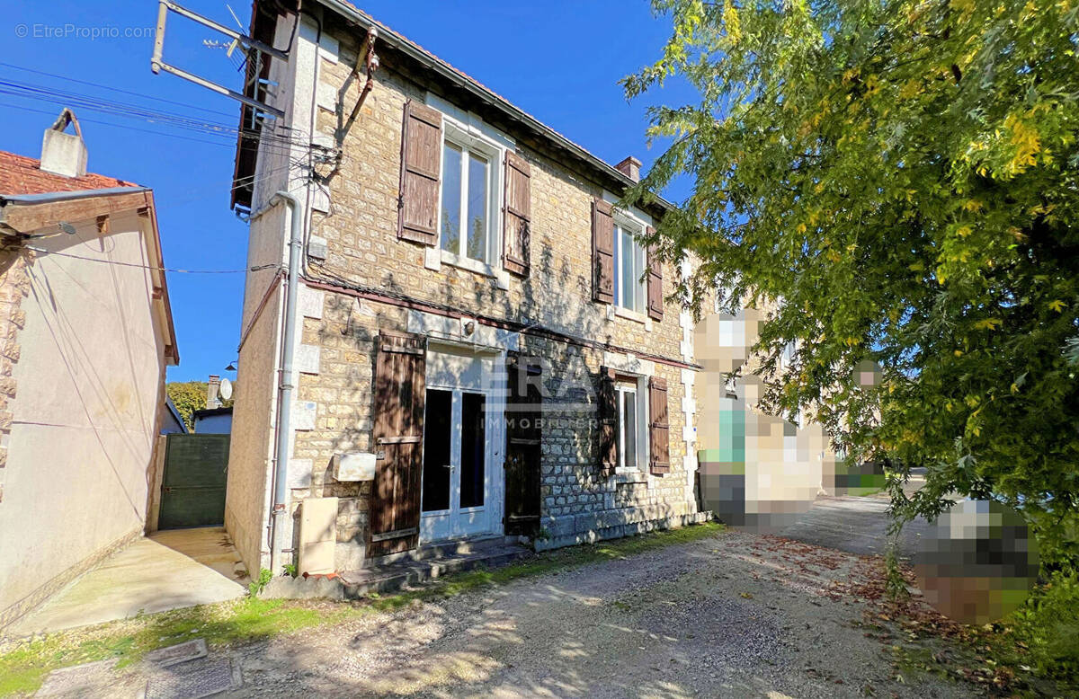 Maison à LA COURONNE