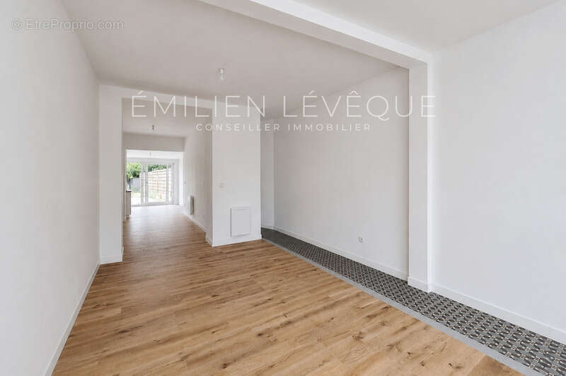 Maison à vendre - 4 Chambres de 126m2 à LOOS - photo 5