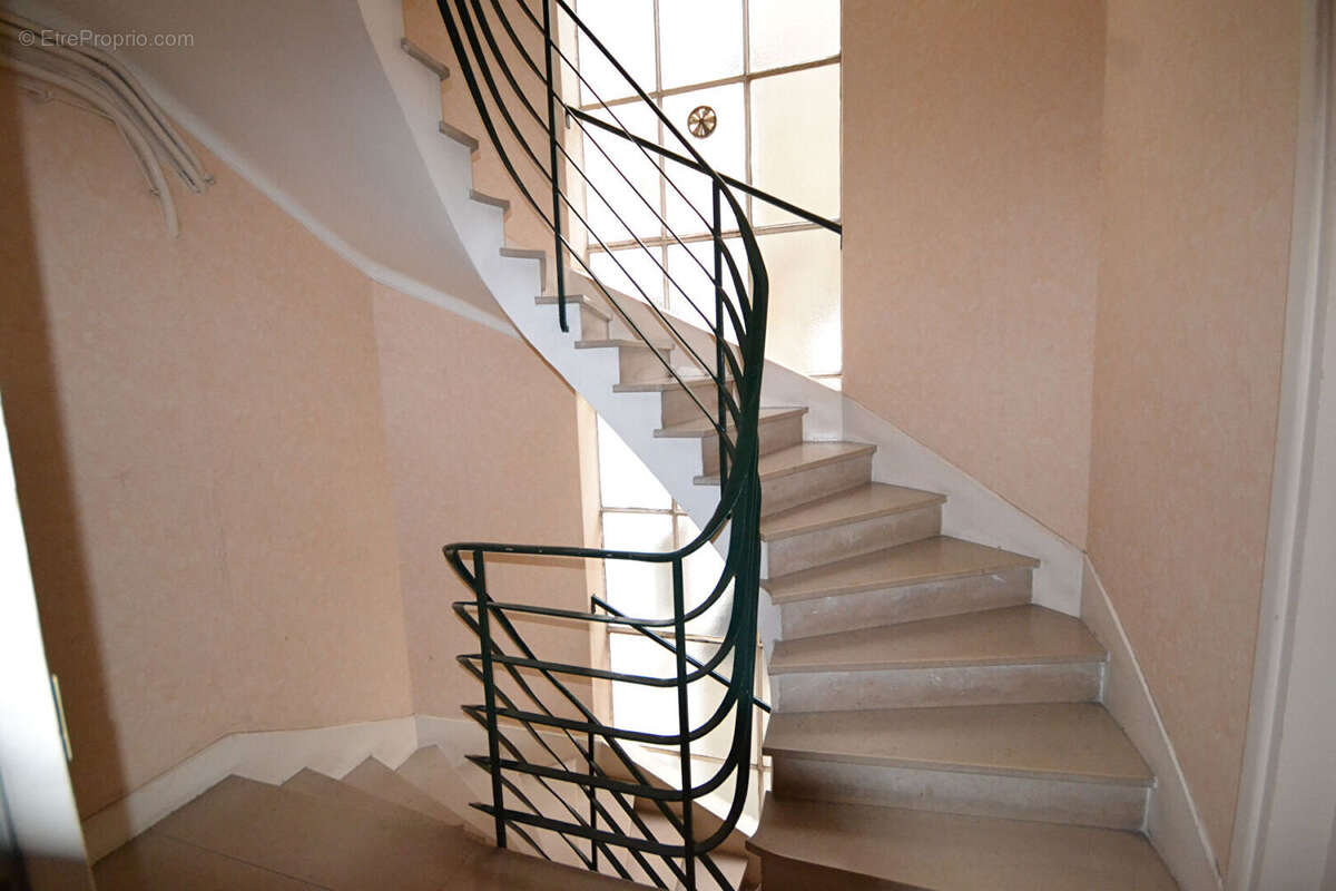 Appartement à PARIS-7E