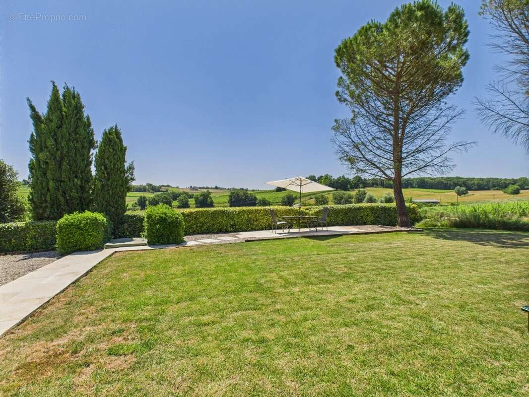 Maison à CAHUZAC-SUR-VERE