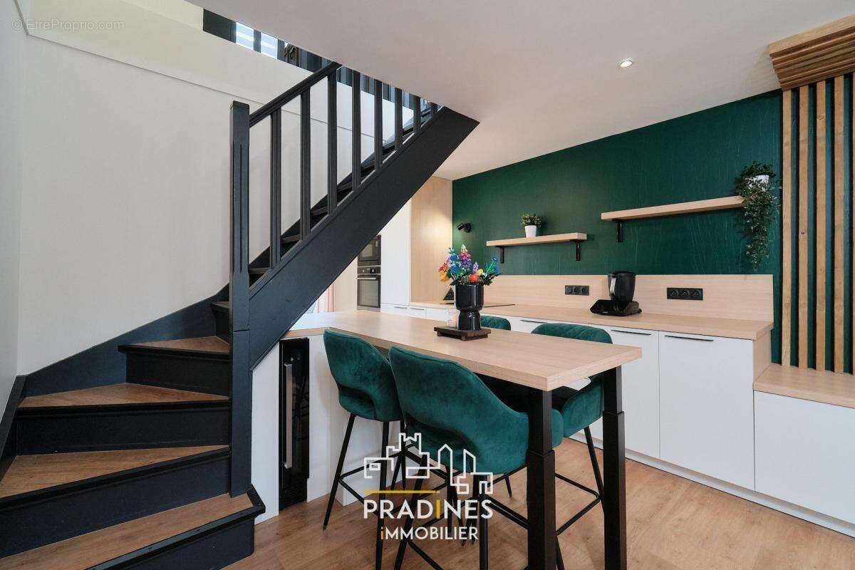 Maison à SAINT-PIERRE-DE-CHANDIEU