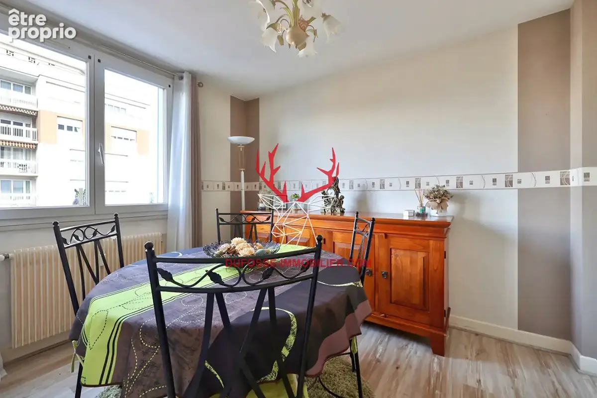 BRON : EXCLUSIVITÉ : Appartement T4 76 m² dernier étage avec balcon, - photo 4