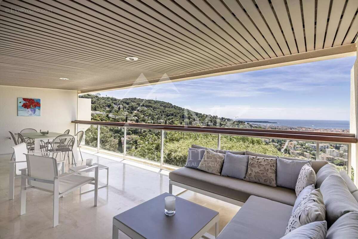 Appartement à LE CANNET