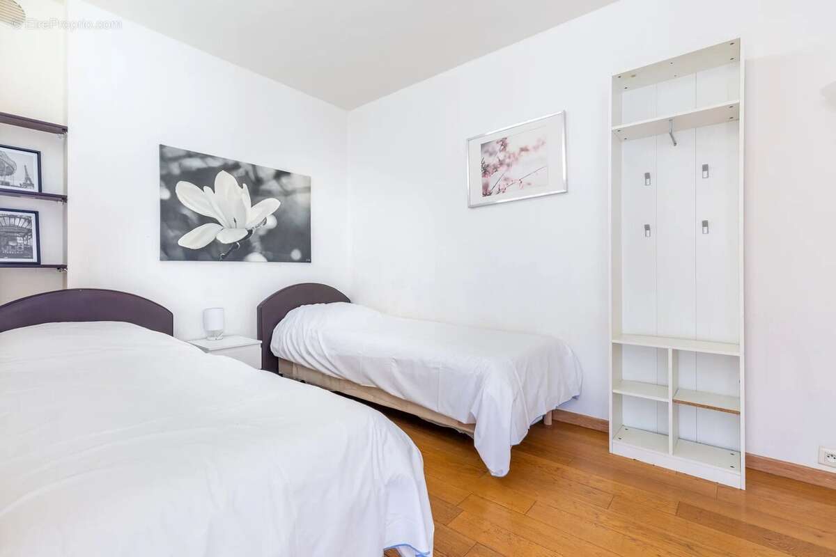 Appartement à PARIS-8E