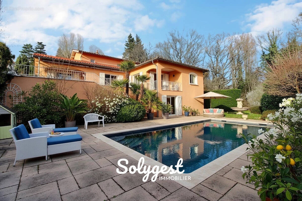 Maison à CHARBONNIERES-LES-BAINS