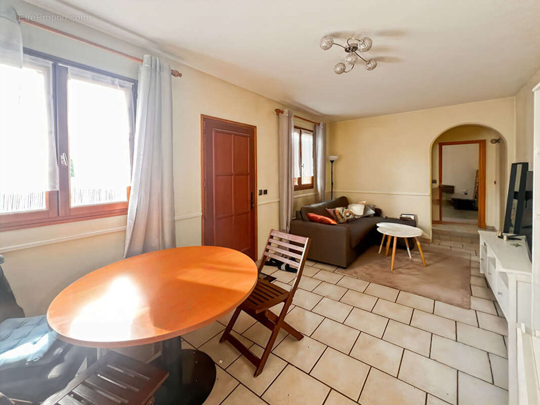 Appartement à DAMMARIE-LES-LYS