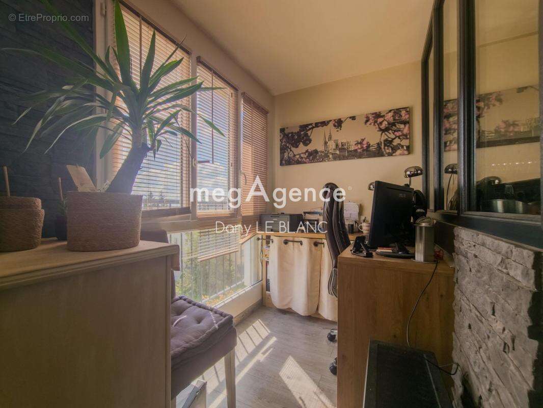 Appartement à MAINVILLIERS