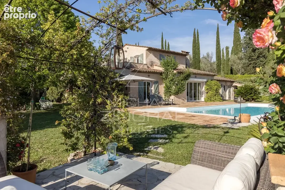 Villa Provençale d’Exception avec Vue Dégagée et Jardin de 4 375 m² à Plascassier - photo 13