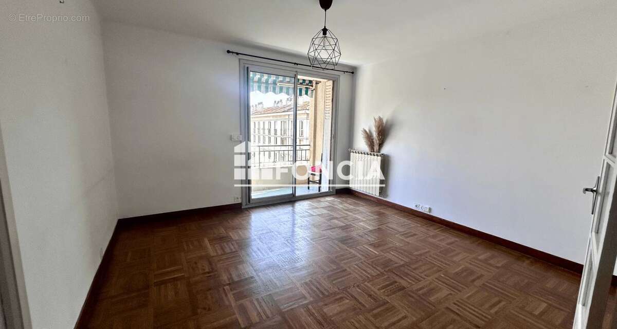 Appartement à MARSEILLE-9E