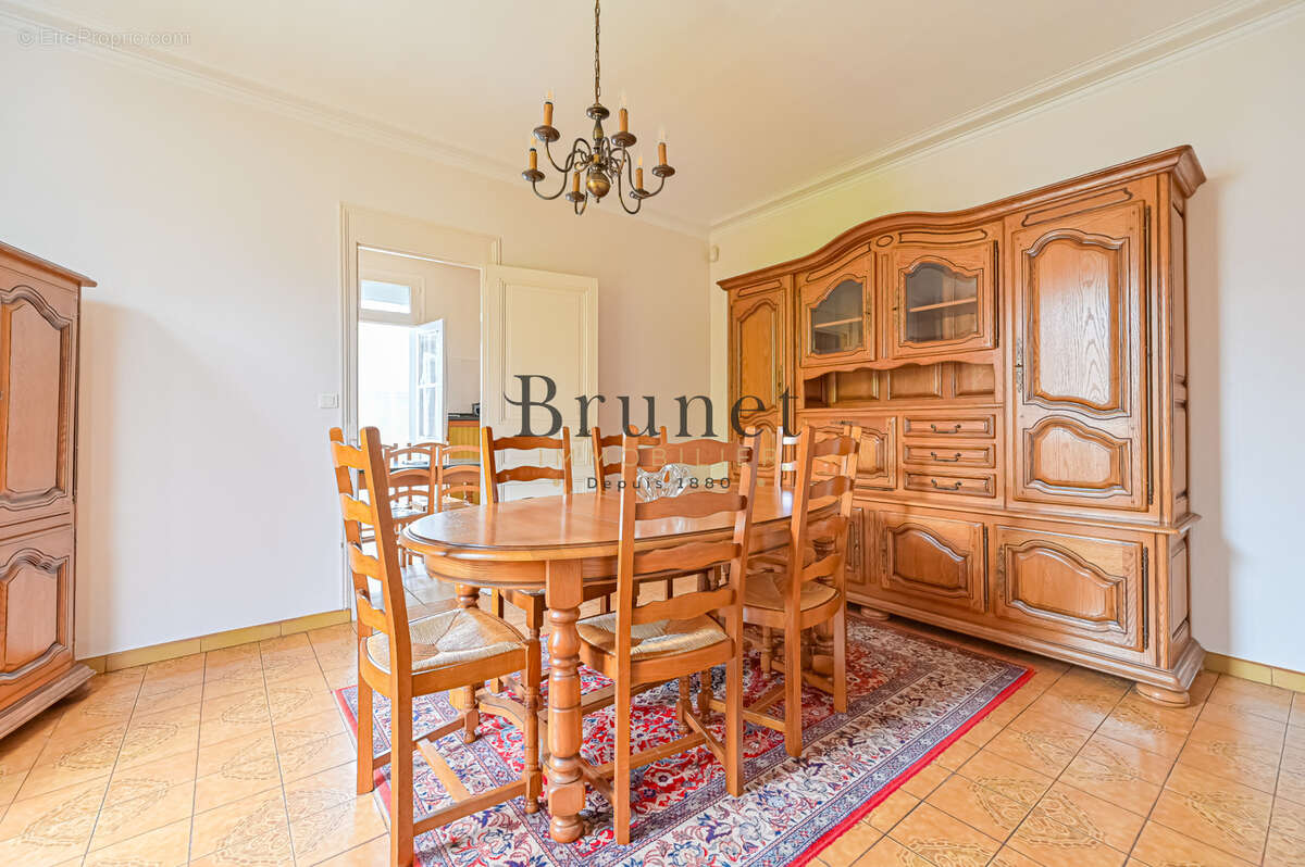 Maison à SAINT-MAUR-DES-FOSSES