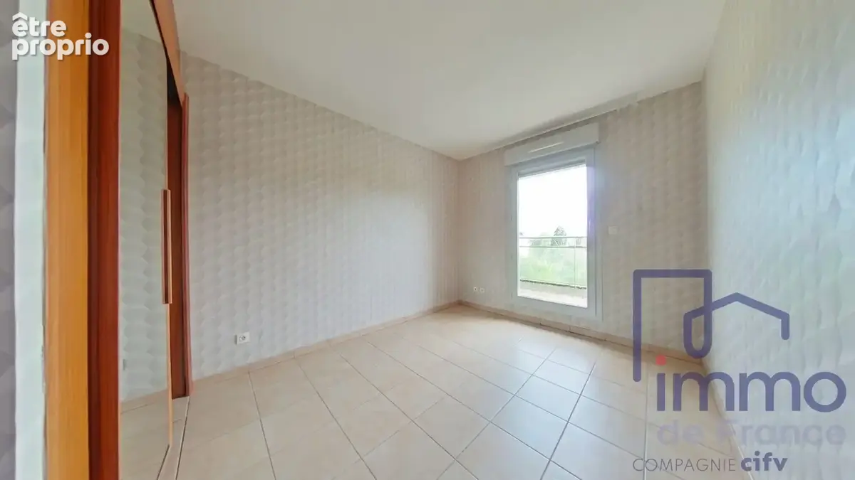 Appartement 110 m² à Saint-Etienne  - photo 7