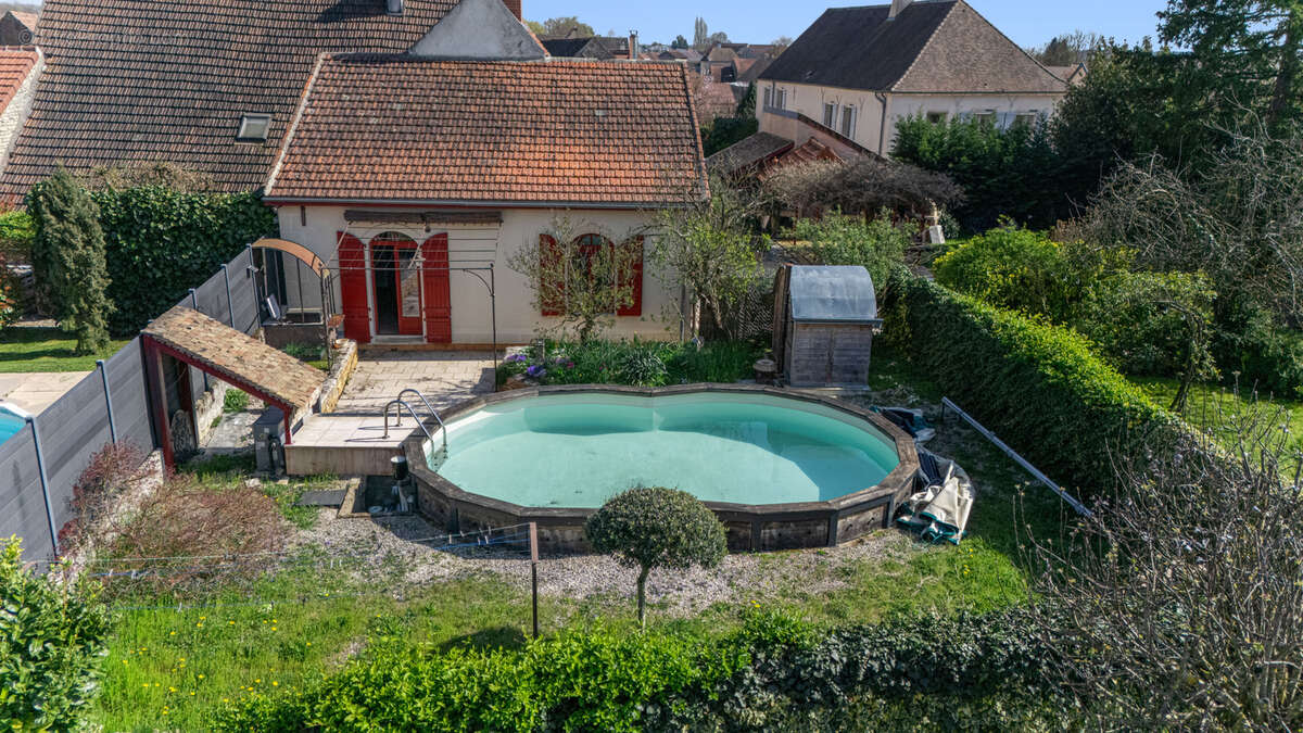Maison à SAINTE-MARIE-LA-BLANCHE