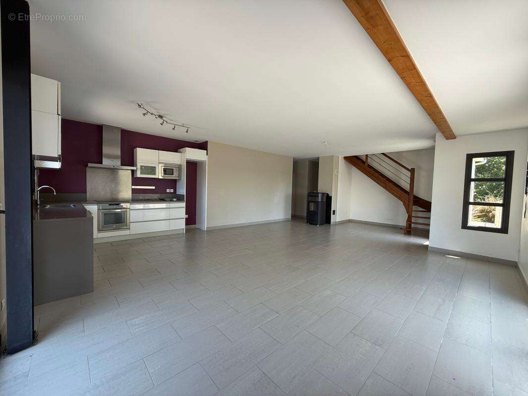 Maison à NAVAILLES-ANGOS