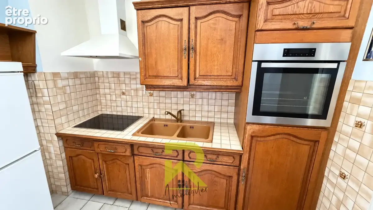 Agde   Appartement 3 pièces de 67 m2 avec terrasse & ascenseur, proche gare   129 000 € - photo 3