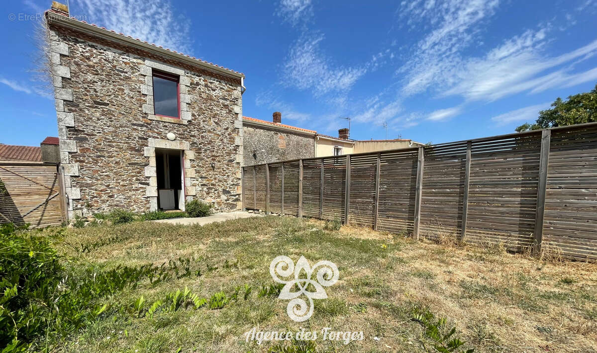 Maison Le Pallet / 3 chambres / jardinet / garage - photo 2