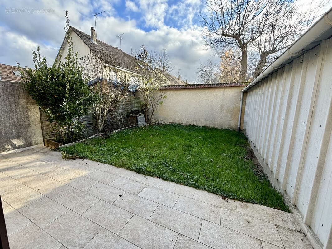 Appartement type F2 - RDJ avec garage - photo 3