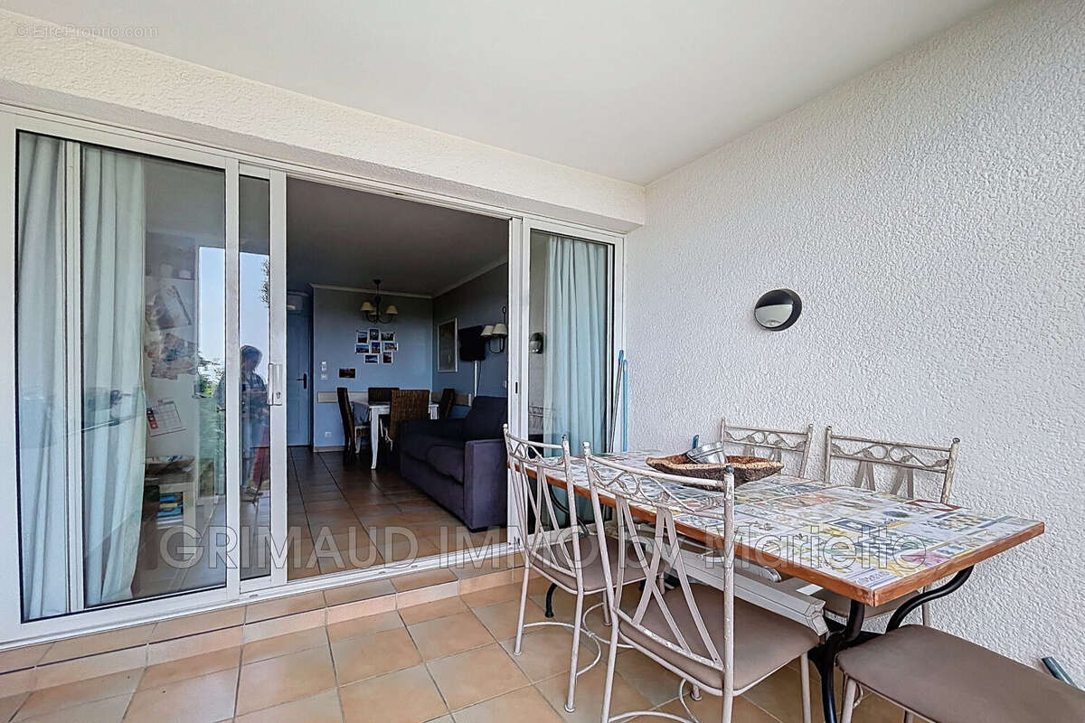 Appartement à GRIMAUD