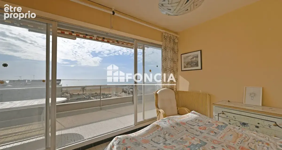 Centre-ville – Emplacement d’exception face à la mer  pour ce T4 avec vue mer panoramique – Grandes terrasses - Garage et Cellie - photo 6