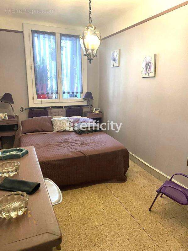 Appartement à MARSEILLE-4E