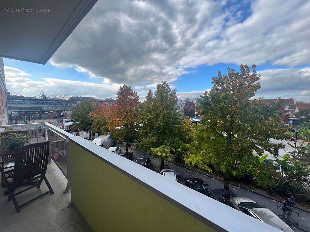 Appartement à SARTROUVILLE