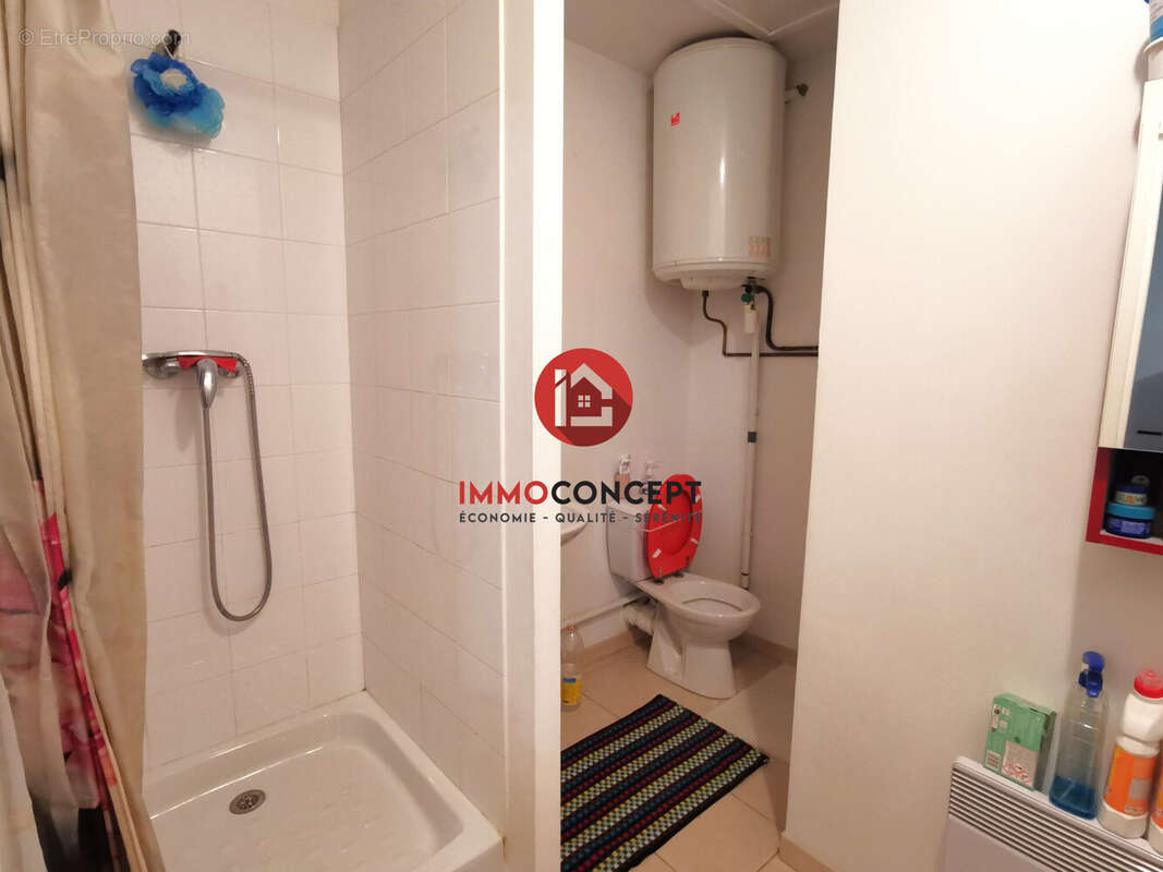 Appartement à BAGNOLS-SUR-CEZE