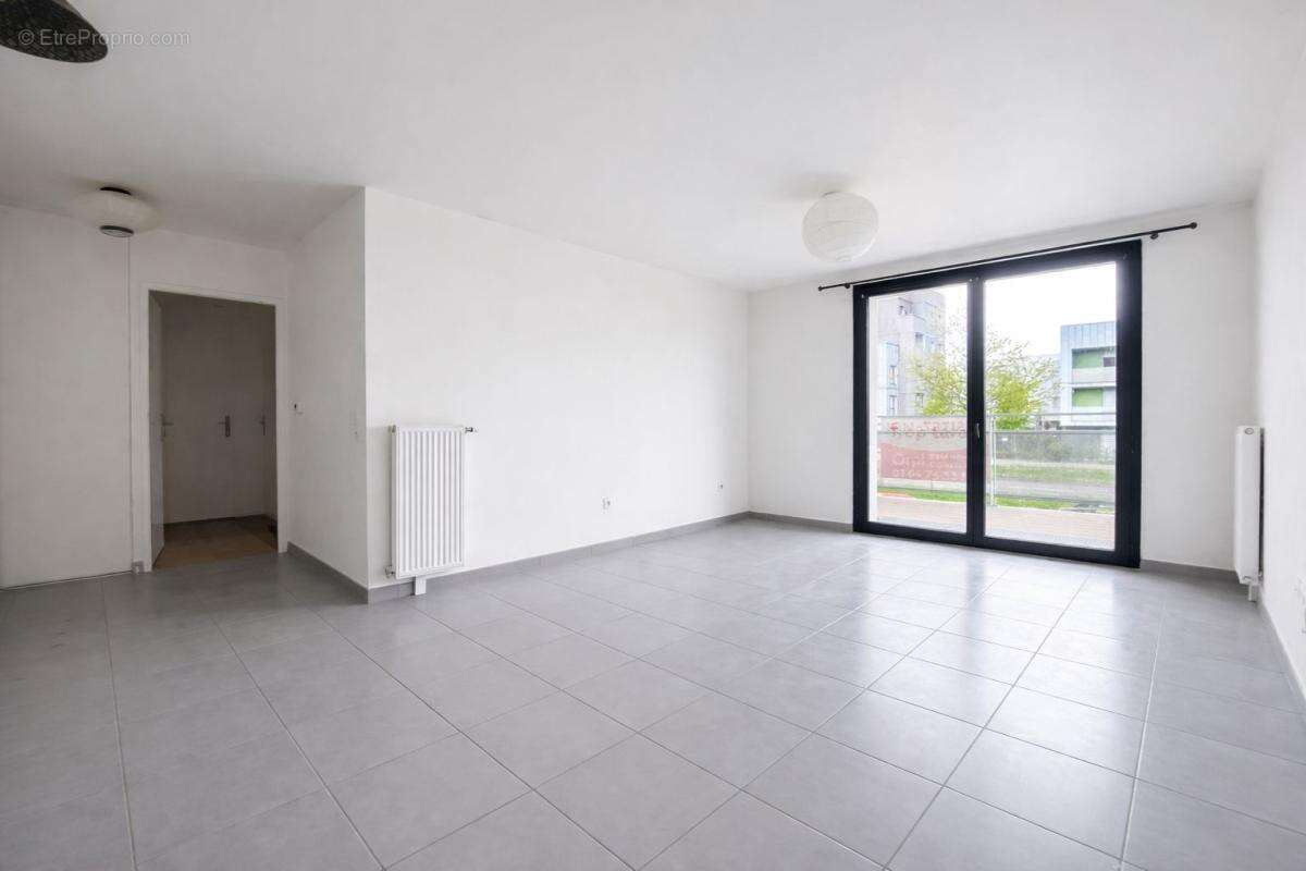 Appartement à BUSSY-SAINT-GEORGES