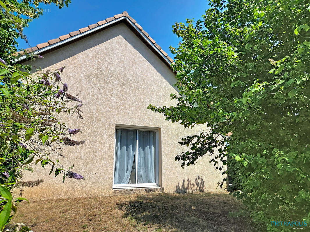 Maison à OUROUX-SUR-SAONE