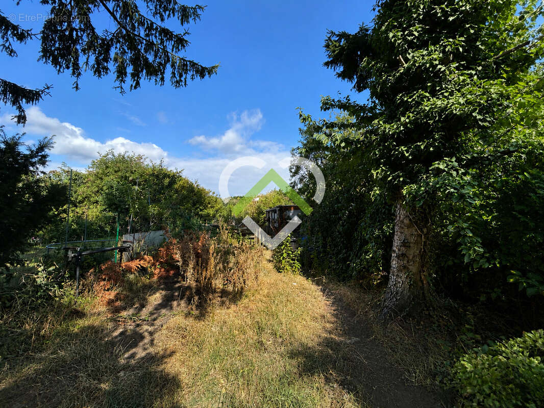 Wasquehal - Maison flamande à gros potentiel bâtie sur 430m2 de terrain - photo 4