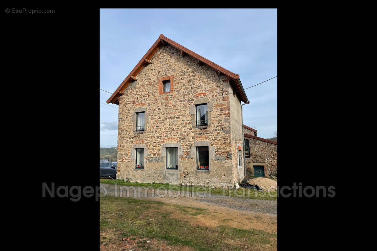 Maison à ARRONNES