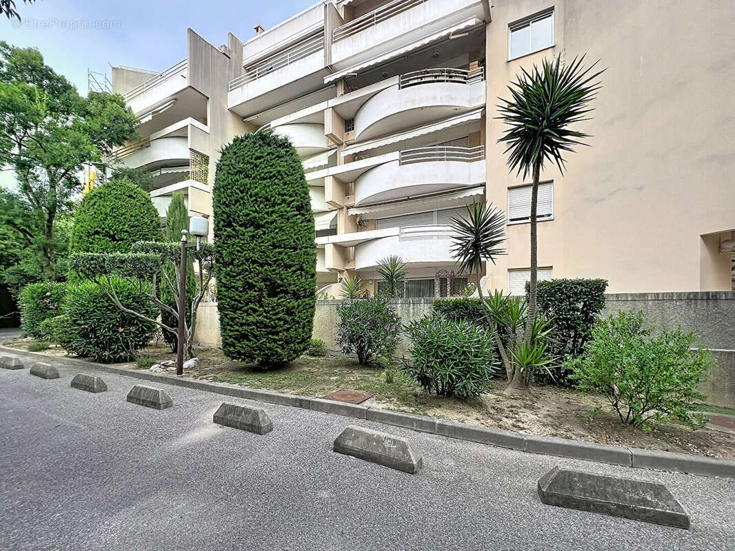 Type 3 - terrasse - box - bonneveine - résidence le calypso - photo 18