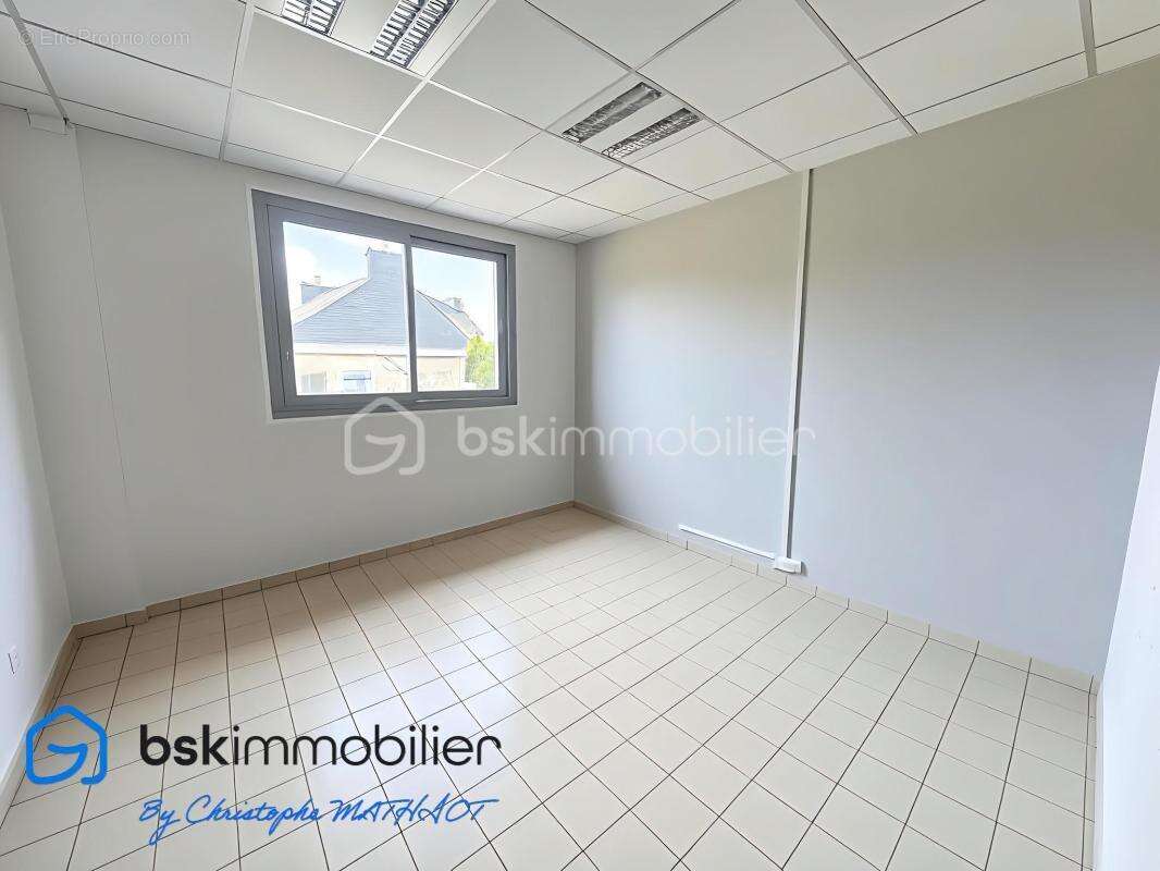 Bâtiment industriel de 1 700 m² sur terrain de 6 230 m² – Nombreuses possibilités d’exploitation ! - photo 24