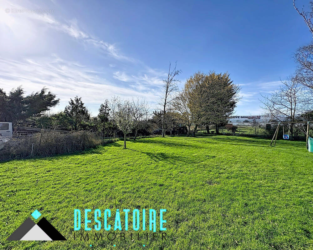 Terrain à LA GORGUE